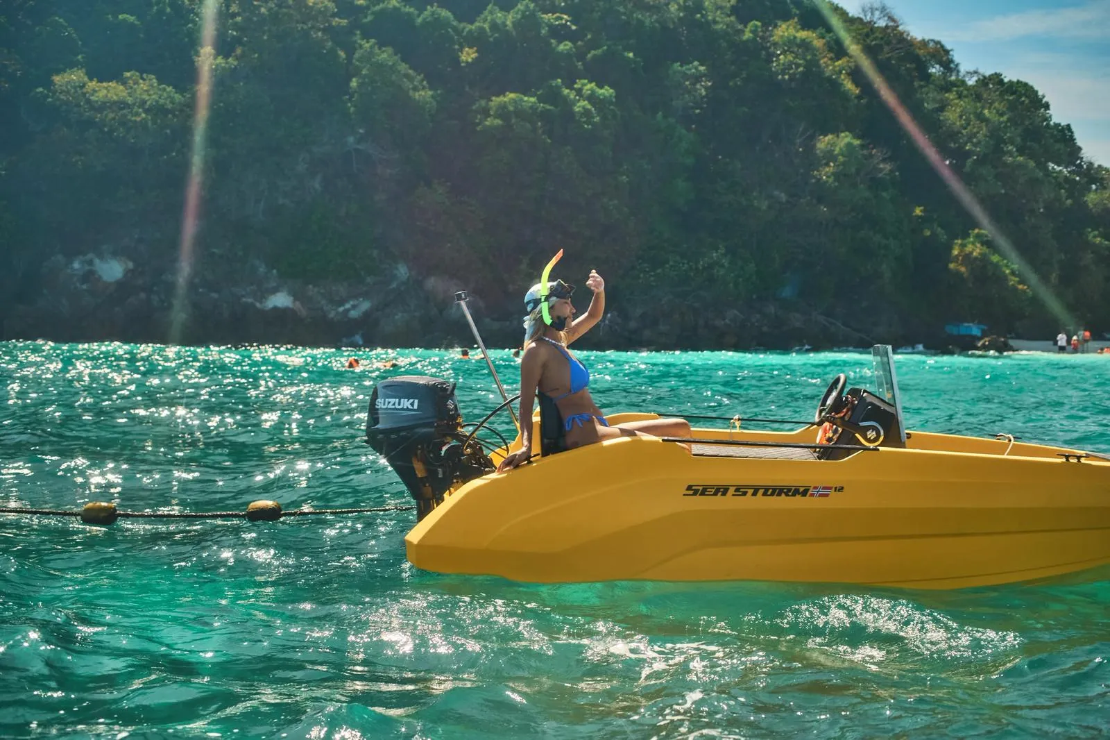 Self-Drive Mini Speedboat